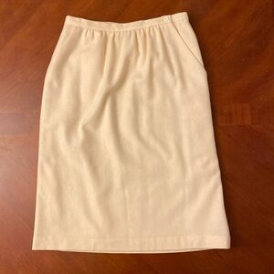 Vintage Classic of Boston Pencil Skirt 
Buttermilk Yellow Pockets Wool Medium